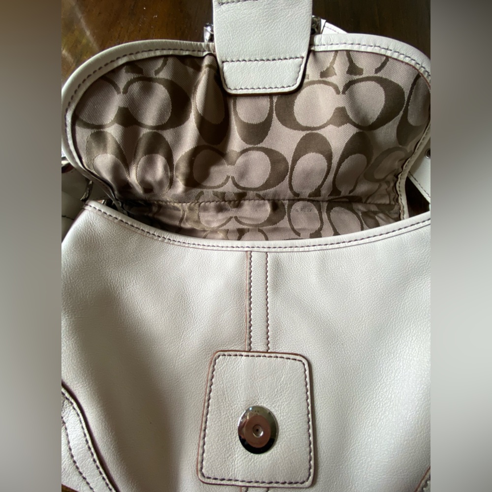 Coach baguette Purse Shoulder or Handbag 👜 Cream Leather Classic C logo inside - Picture 6 of 12